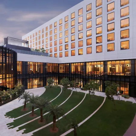 Novotel New Delhi Aerocity- International Airport Отели в г. Нью-Дели