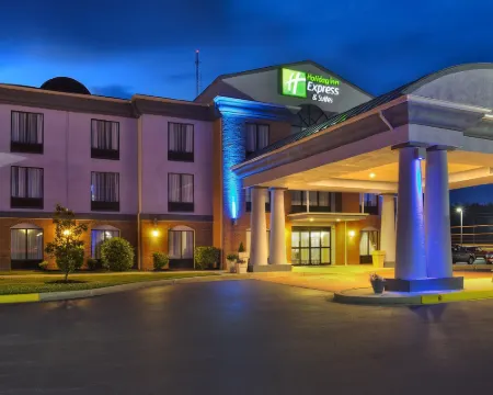 Holiday Inn Express & Suites HARRINGTON by IHG Hotels in Kent County