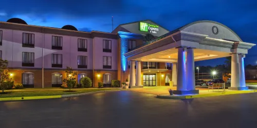 Holiday Inn Express & Suites Harrington Hotel di Milford