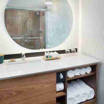 The Laylow Waikiki, Autograph Collection Rooms