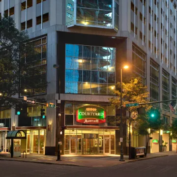 Courtyard Charlotte City Center Отели рядом с достопримечательностью «Банк оф Америка Стадиум»
