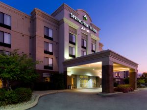 hotels in carmel indiana that allow dogs