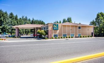 Quality Inn & Suites Vancouver North