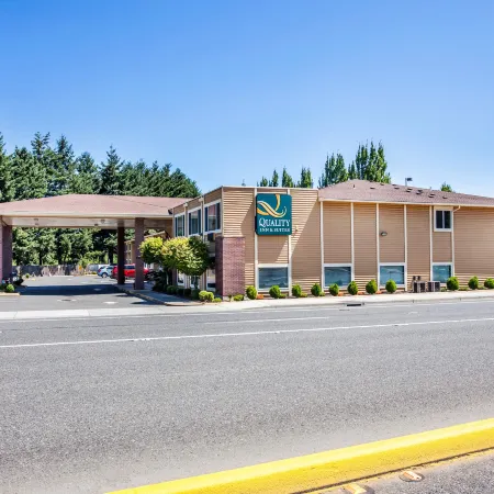 Quality Inn & Suites Vancouver North