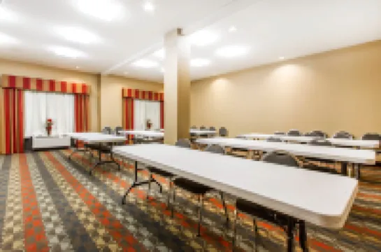 Comfort Suites Airport South