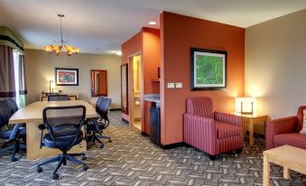 Comfort Suites Airport