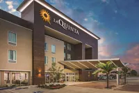 La Quinta Inn & Suites by Wyndham Dallas Plano - the Colony