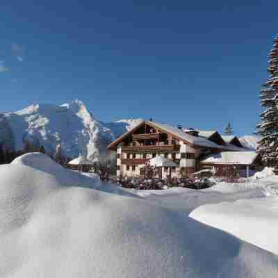 Zugspitz Resort Hotel Exterior