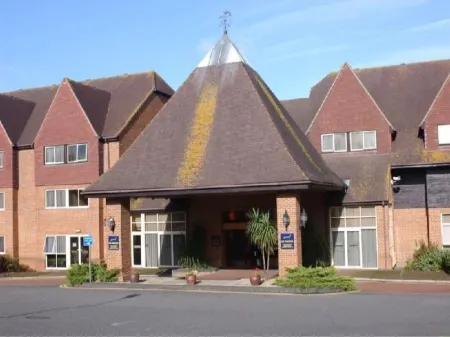 Ashford International Hotel & Spa Отели рядом с достопримечательностью «St Peter & St Paul Church»