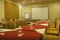 Dreamworld Resort, Hotel & Golf Course Hotels in Карачі