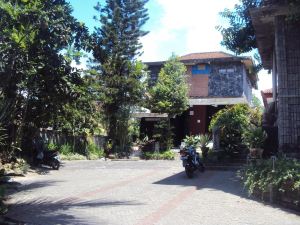 Puri Agung Inn