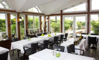 Hotel Parqeo im A66 - Housity