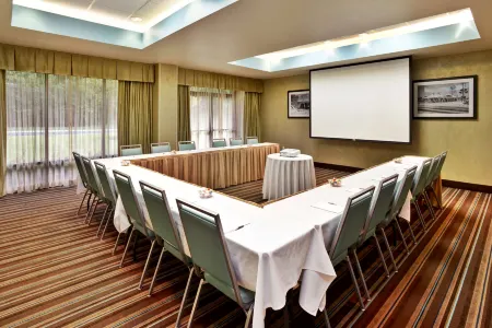 Hampton Inn Manassas Отели рядом с достопримечательностью «Henry House Hill»