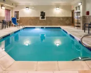Comfort Inn Crystal Lake - Algonquin - Pools