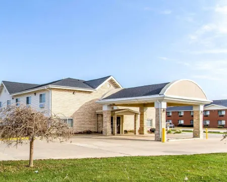 Quality Inn Hotels in Pontiac