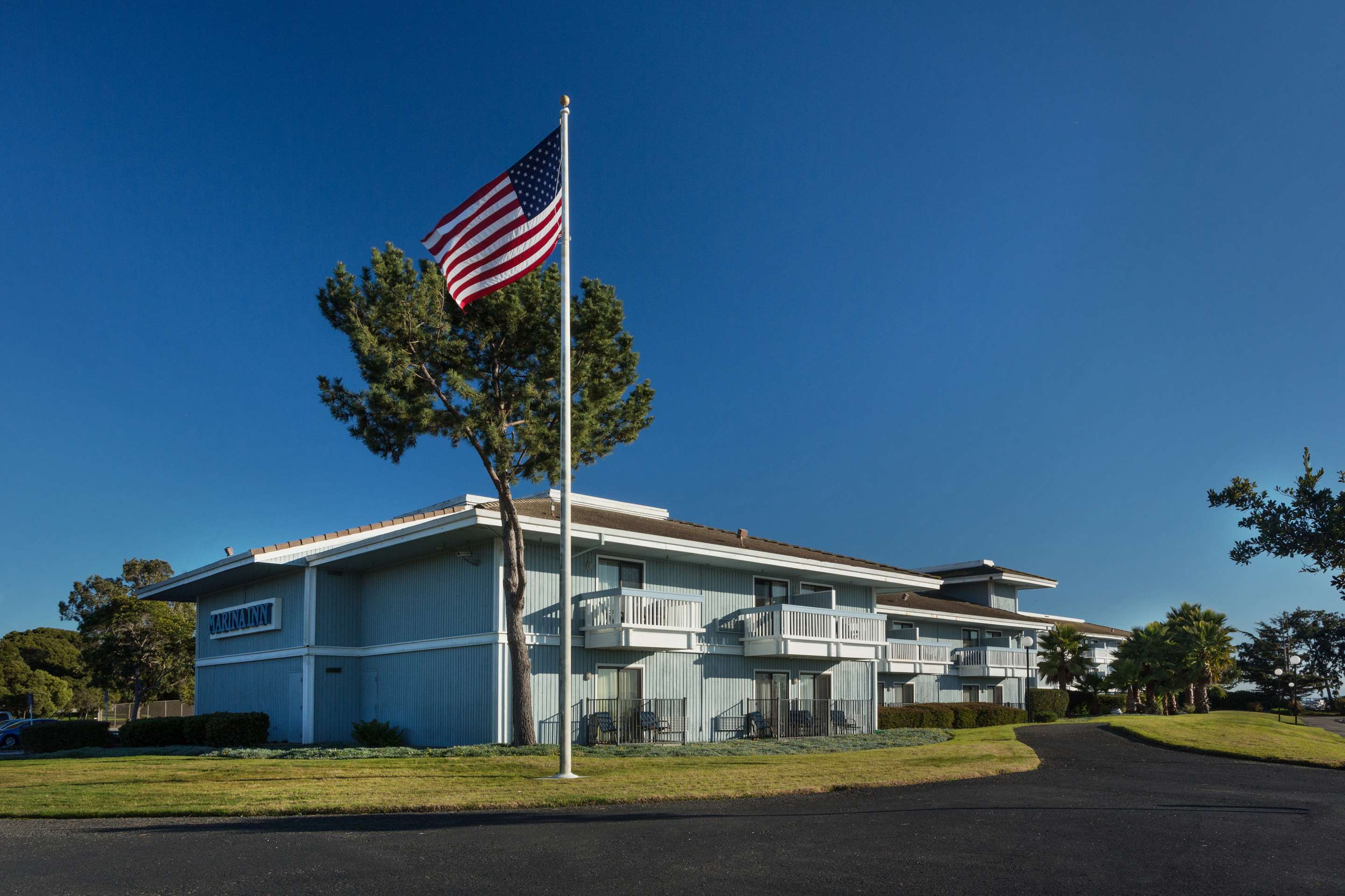 The Marina Inn on San Francisco Bay