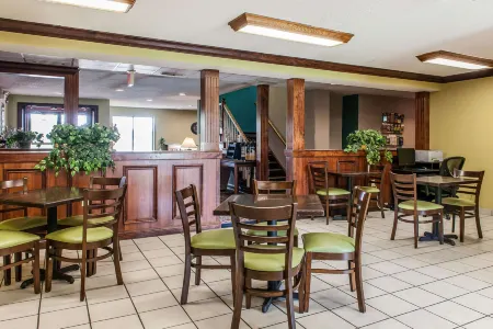 Quality Inn Lewisport Отели в г. Хафф Тауншип