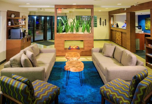 액센트 인스 버나비