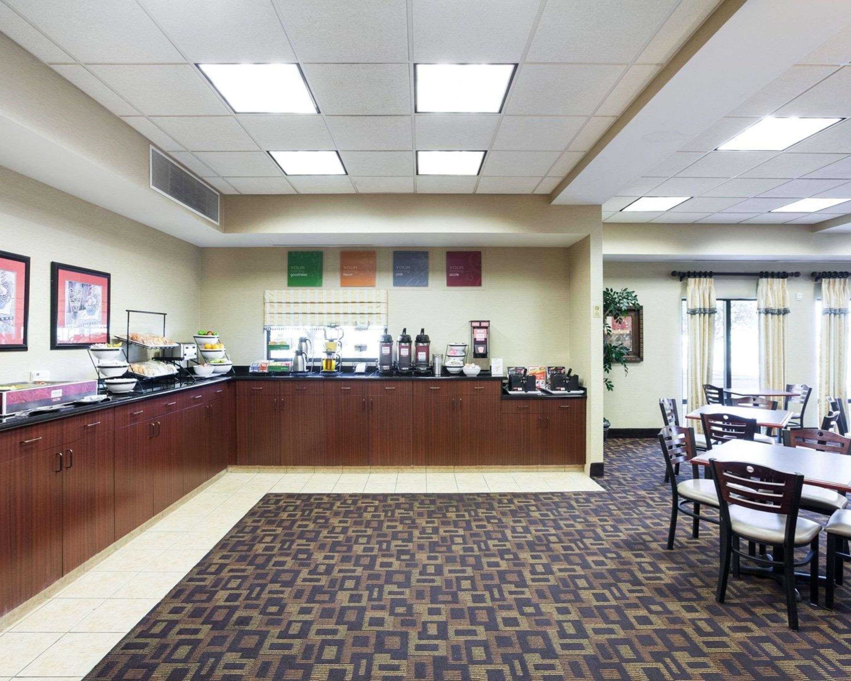 Comfort Inn & Suites San Antonio Airport