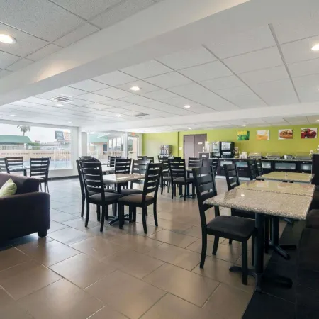 Quality Inn & Suites Airport