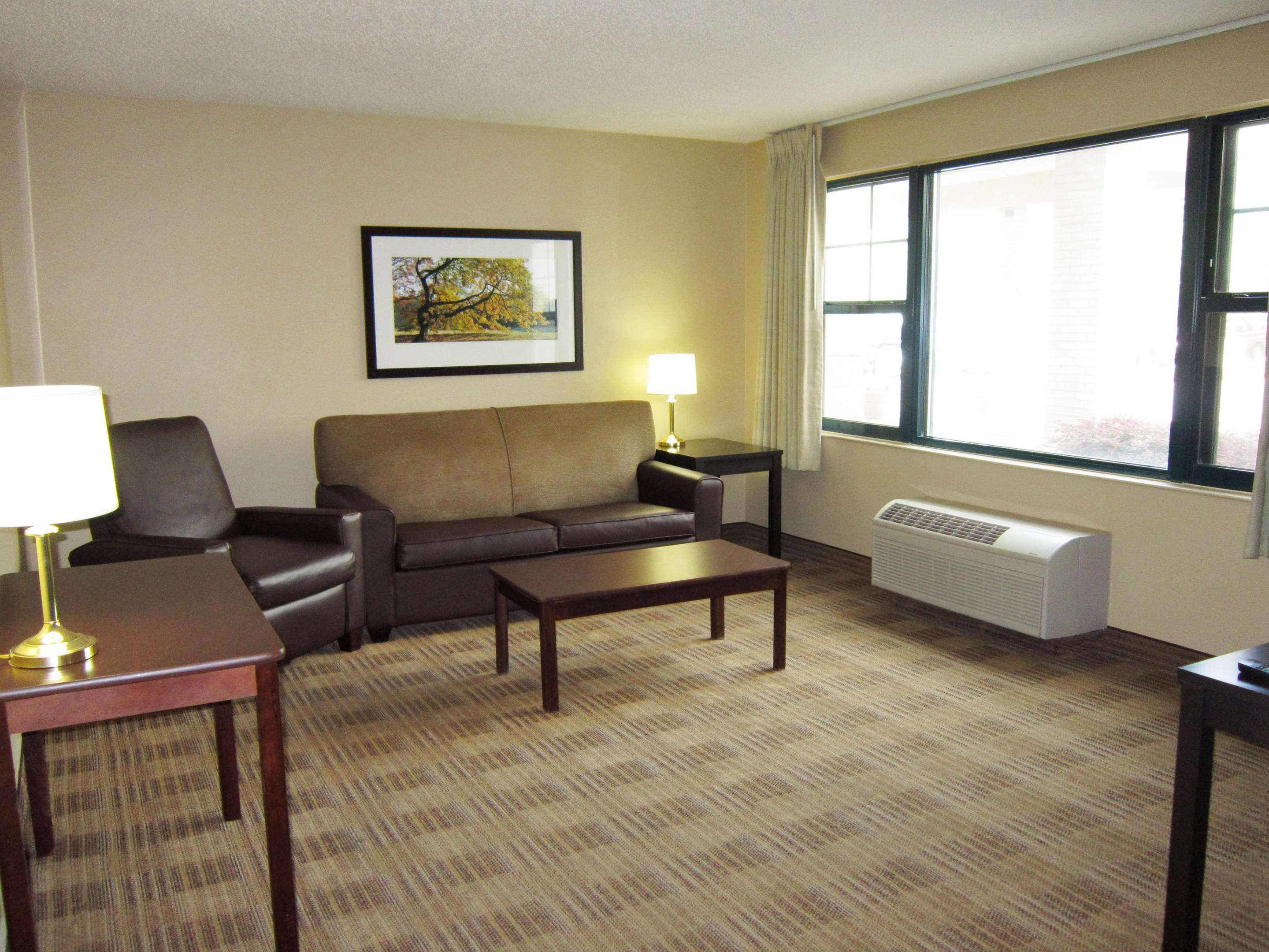 Extended Stay America Suites - Rockford - I-90