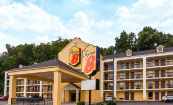 Super 8 by Wyndham Pigeon Forge Dollywood Lane