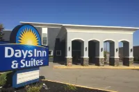Days Inn & Suites by Wyndham Cincinnati North Hotels in Springdale
