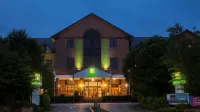 Holiday Inn Rotherham-Sheffield M1,Jct.33 Hotels near Clifton Park