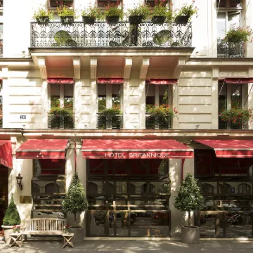 Hotel Britannique Hotels near Conciergerie Palace