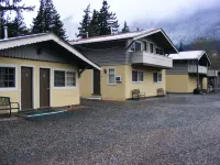 Swiss Chalets Motel Hotel a Hope