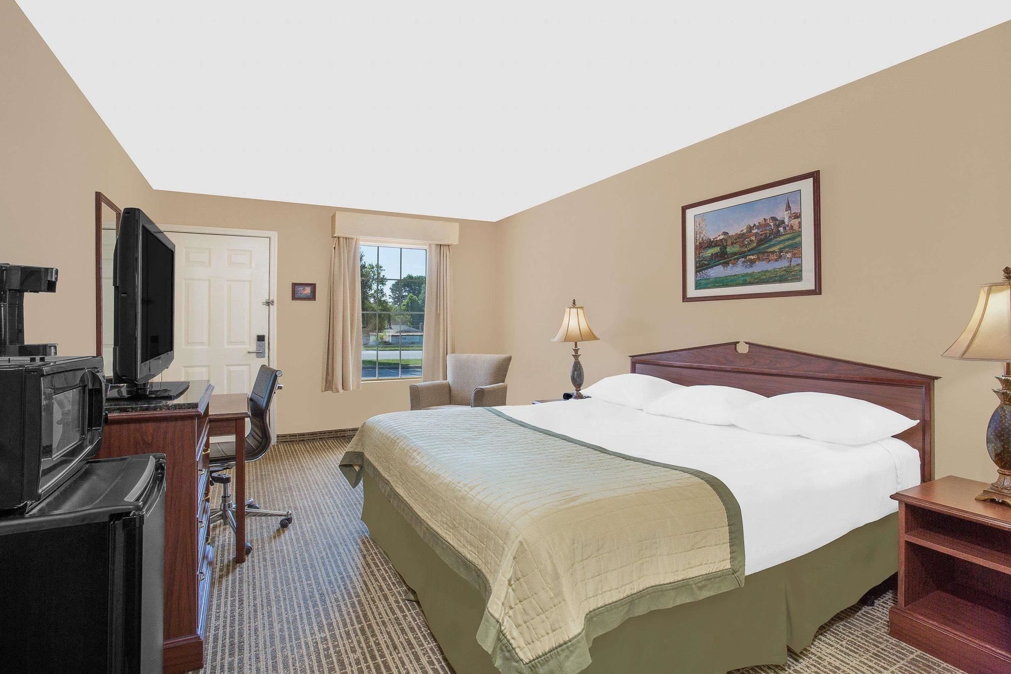 Baymont by Wyndham Roanoke Rapids