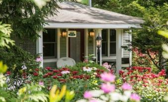 Hidden Garden Cottages & Suites