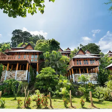 Phi Phi the Beach Resort Отели рядом с достопримечательностью «Пляж Лонг-бич»