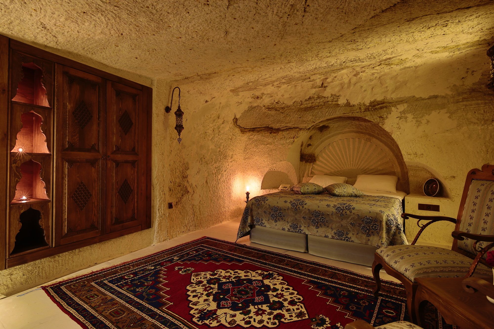 Fairyland Cave Hotel