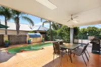 Edward Parry Motel and Apartments Hotels in Hillvue