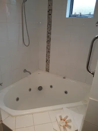 Adamsons Riverside Accommodation Отели в г. Burnside