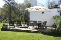 White Lodge B&B Hotels near Lime Tree House Residential Home