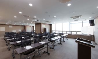 Felix by Stx Hotel & Suite