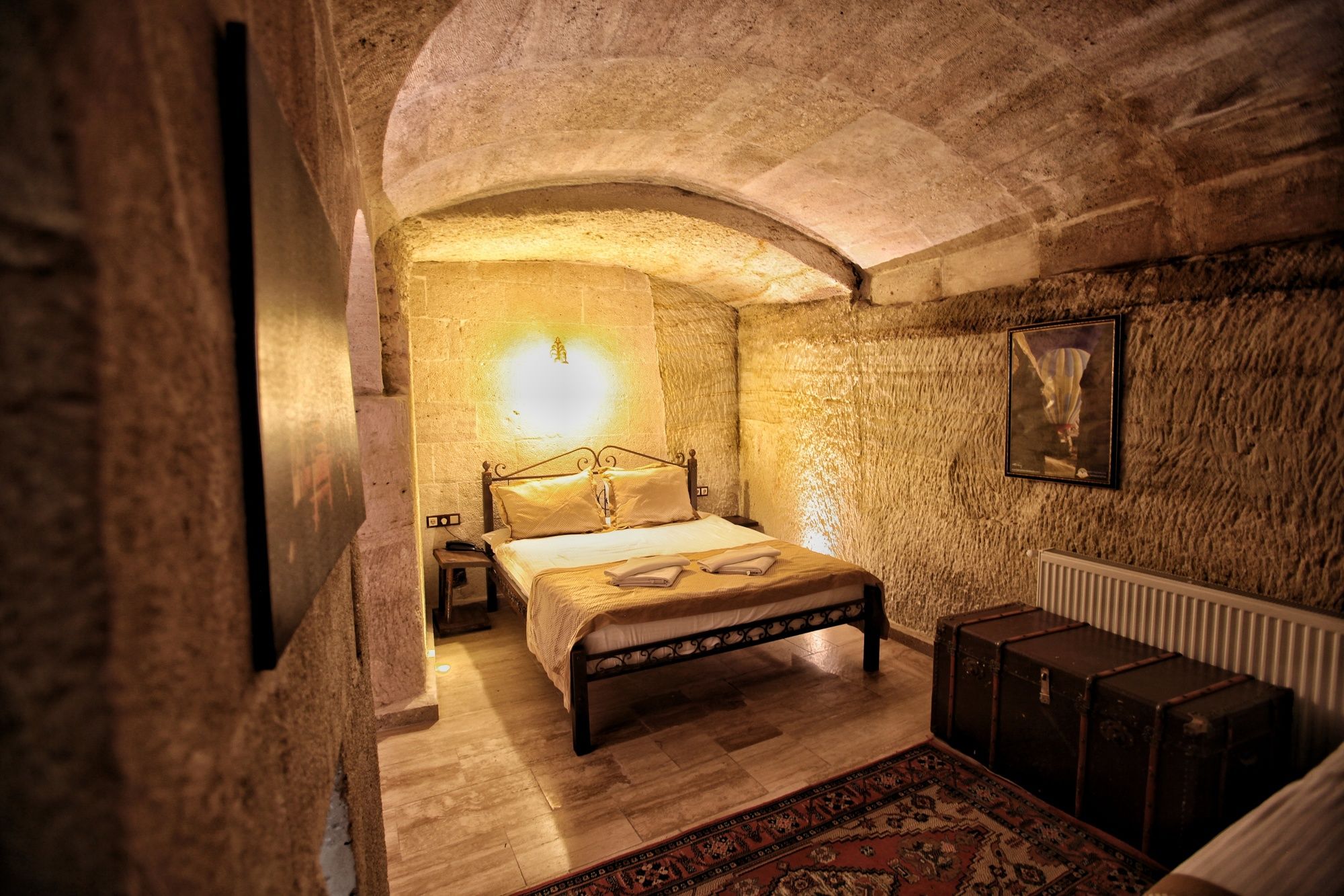 Emit Cave Hotel