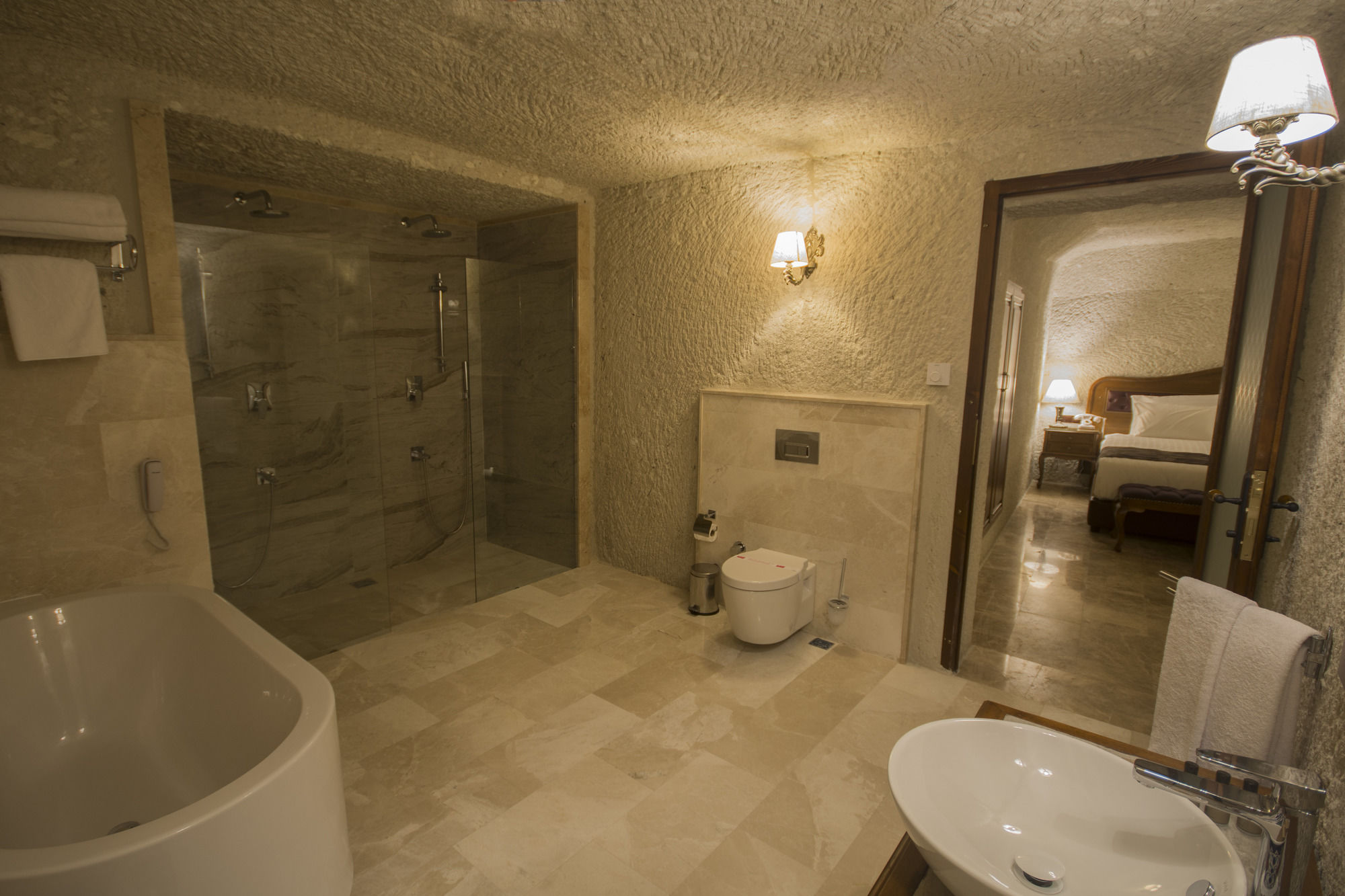 Artemis Cave Suites