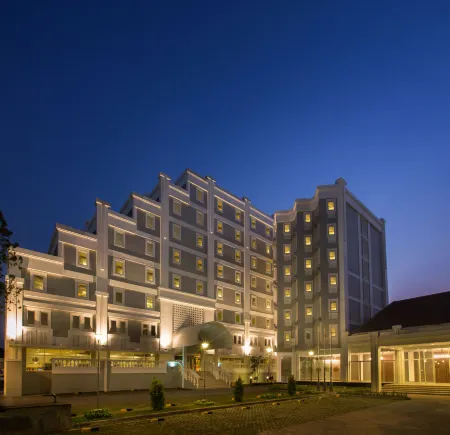 Khas Malioboro Hotel Отели в г. Gondomanan