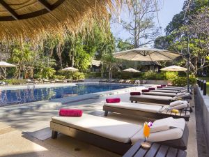 Let's Hyde Pattaya Resort & Villas - Pool Cabanas