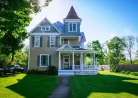 Burdett House Bed & Breakfast - 3-Star