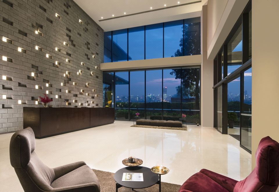 서머셋 웨스트 포인트 하노이의 외관 및 수영장