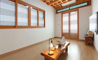 Cheonggong Hanok Stay
