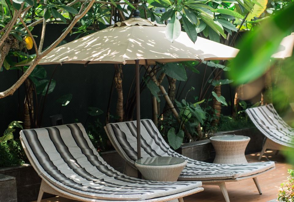 포 포인츠 바이 쉐라톤 수라바야 로비