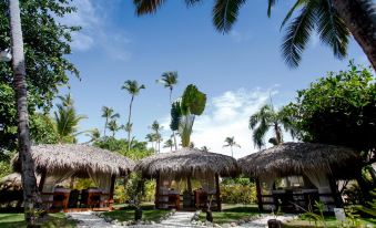 Los Corales Beach Village