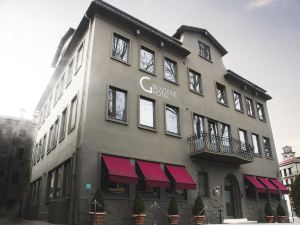 The Glam Boutique Hotel & Apt