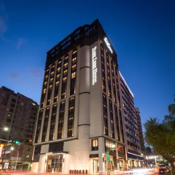 Park Lees Hotel Hotels near Nanzih Export Processing Zone Station