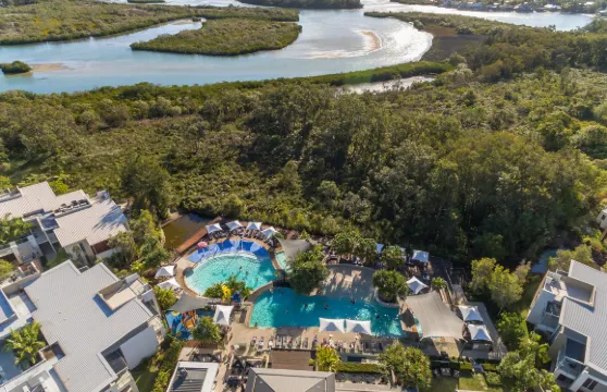 努薩西碼頭度假村